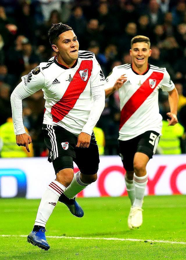 包含今夜多伦多猛龙迎来里程碑——中超节点到来，话题不断，控场能力受关注的词条-英雄联盟